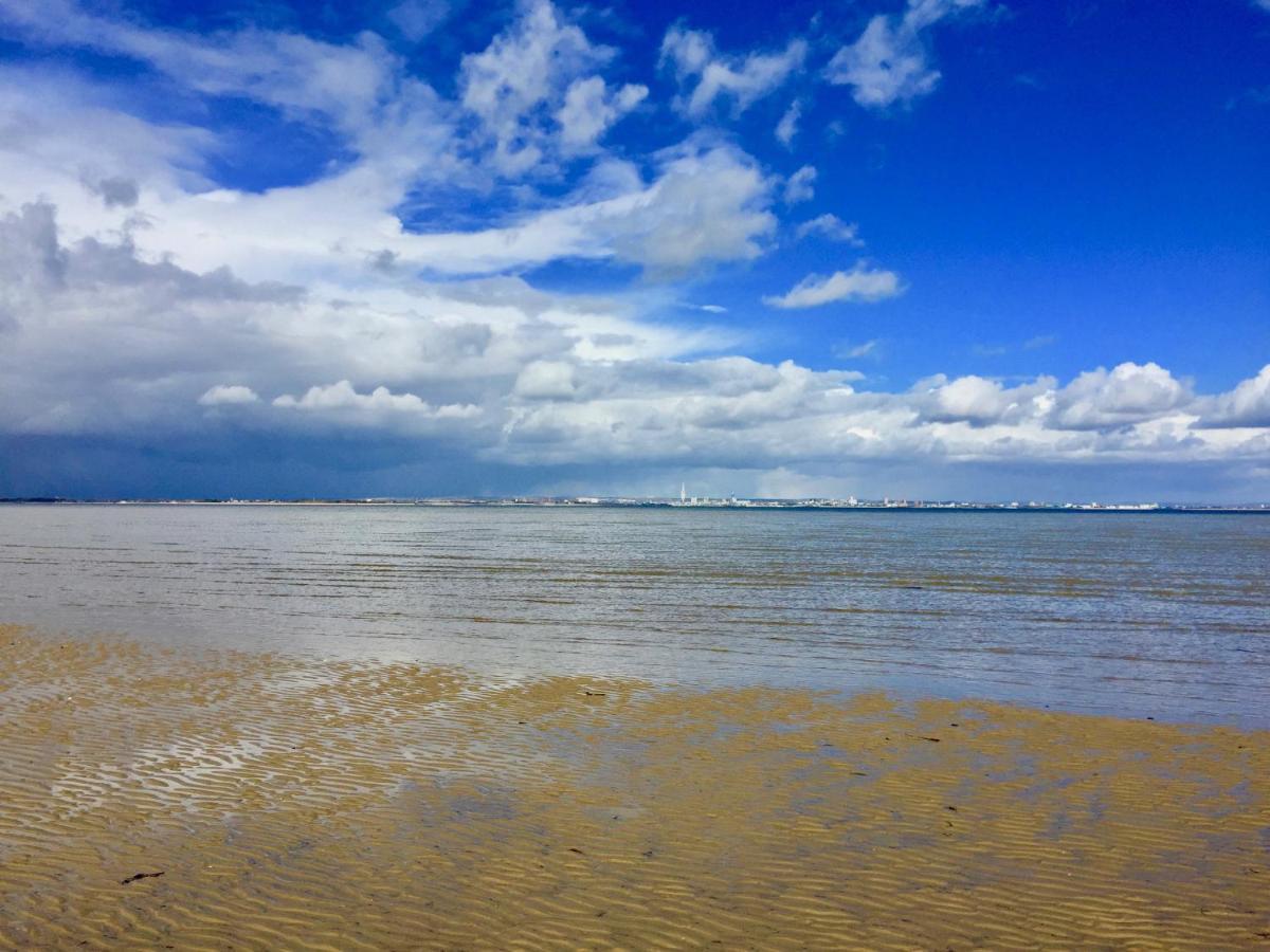 Arden Villa, Sleeps 8, Moments From The Golden Sandy Beach Of Ryde Ryde  Buitenkant foto